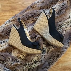 Me Too Wedge Sandals in Black